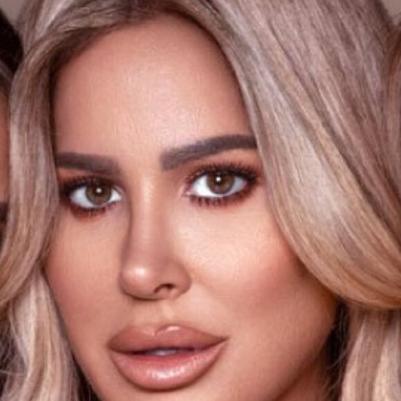 KAB Cosmetics Pressed Glow Powder *Gold Digger* - Picture 6 of 12